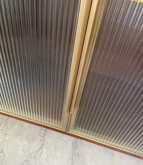 flutted glass