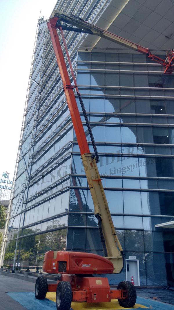 boom lifting work in salem