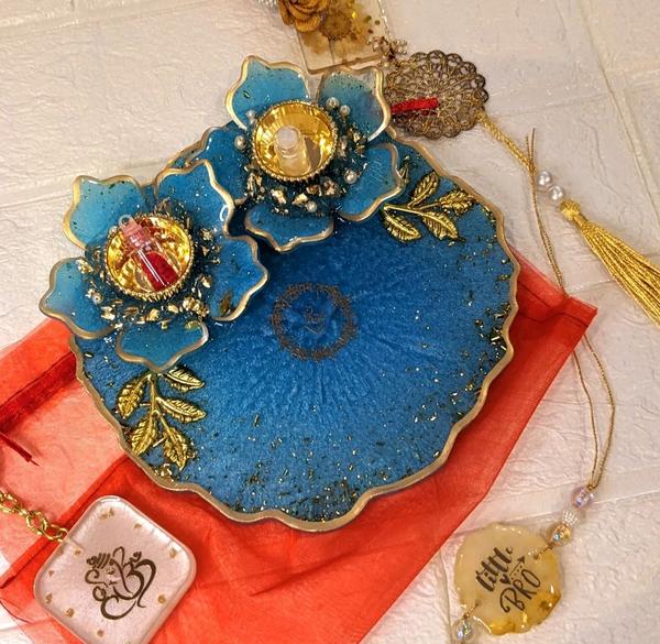 handmade resin krishna jhula n