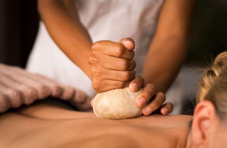 Traditional Potli Massage Therapy in Hyd
