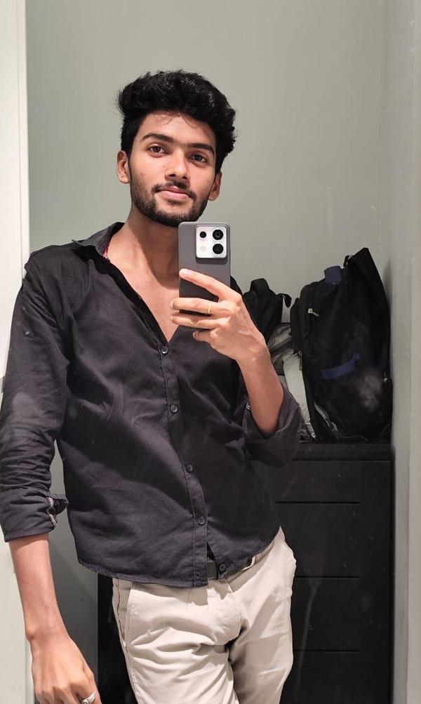 At Babylon Spa in Kolkata, the men-to-me