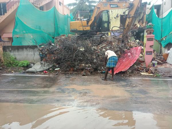dispose rubbish scrap work