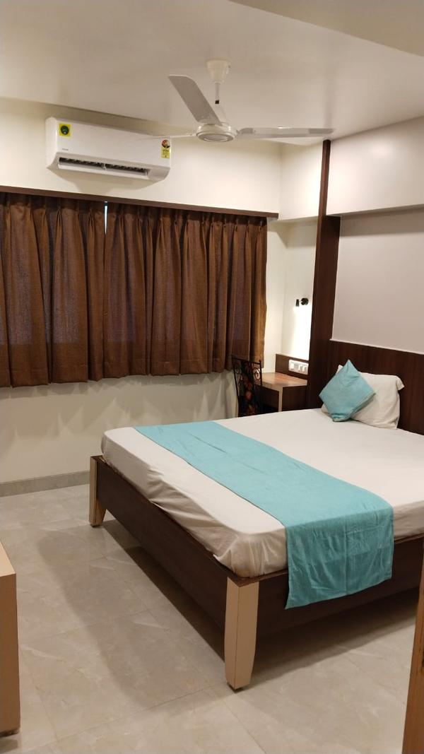 hotels close to goregaon exhib