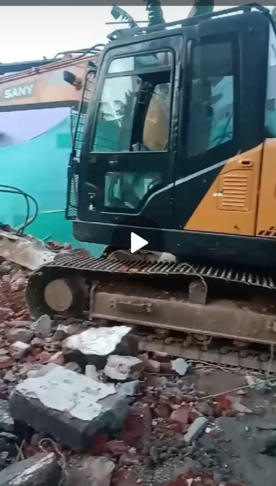 local wrecking and debris remo