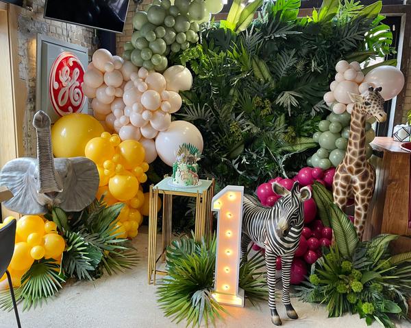 themed props