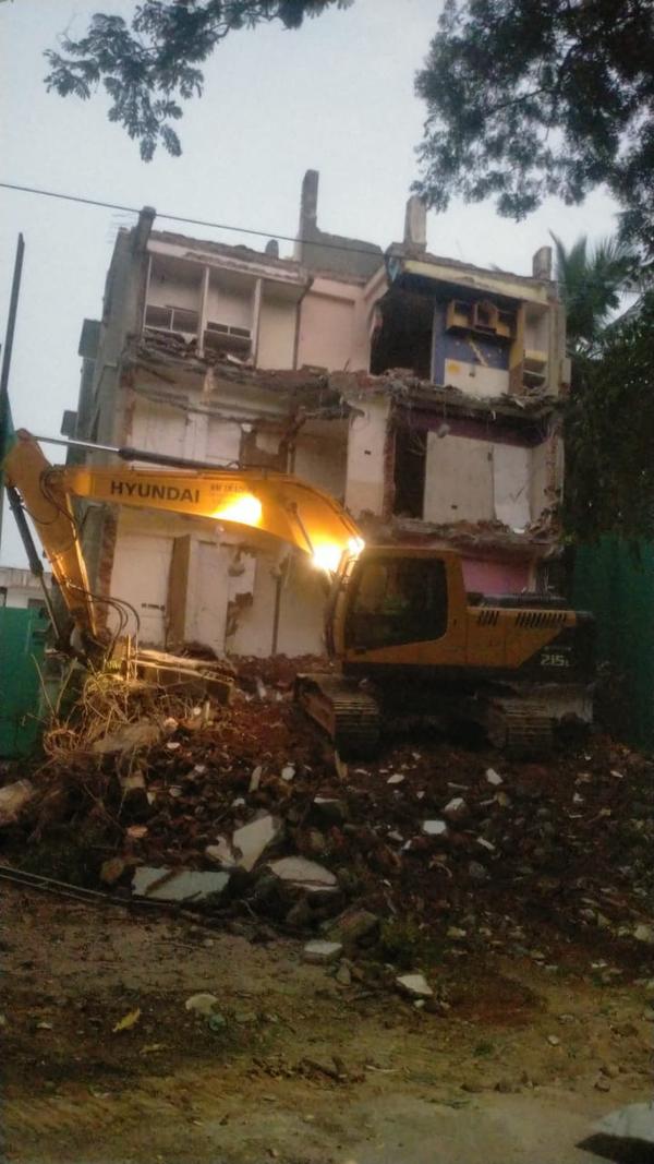 small demolition project servi