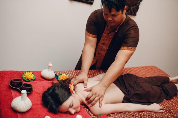 Thai Traditional Massage in Hyderabad En