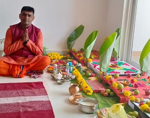 North Indian pandit ji in Bang