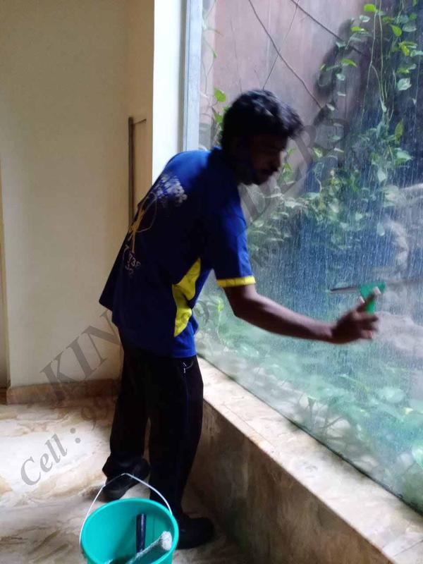glass cleaning work with boom