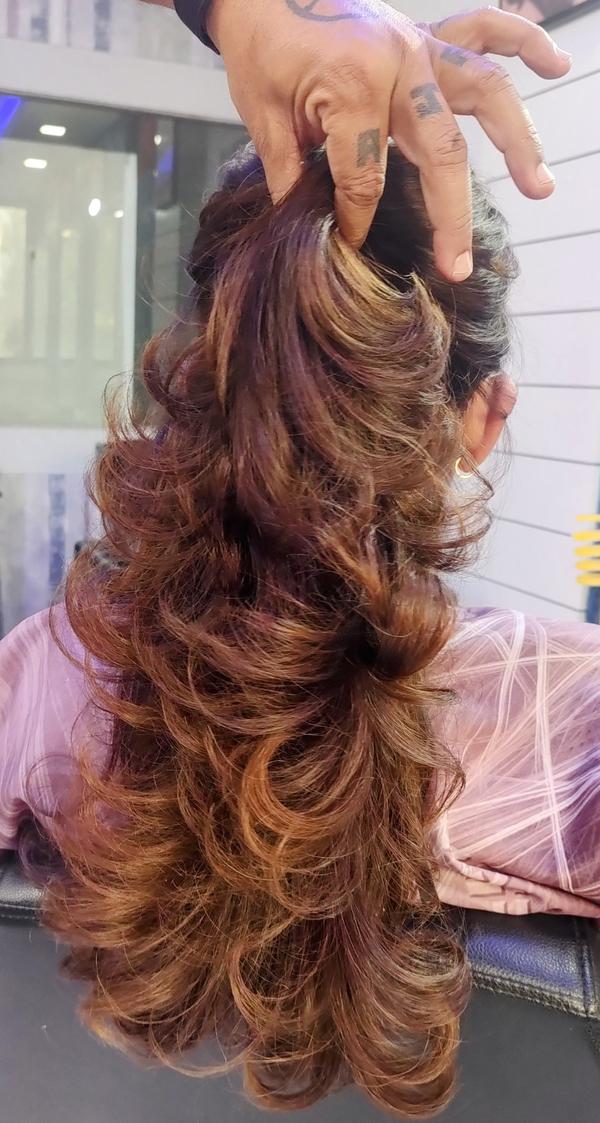 SENA'S ladies beauty parlour. 
best ladi