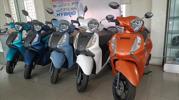 yamaha sports bike showroom