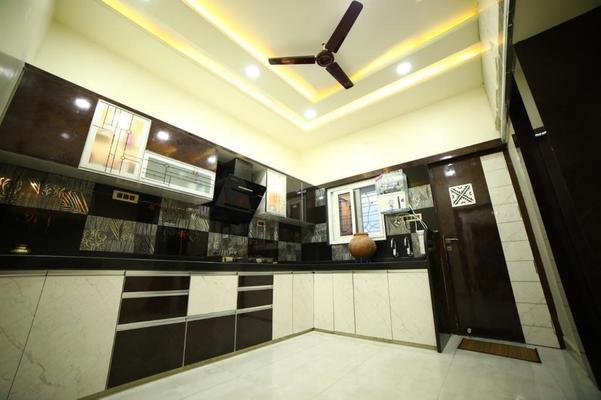 contemporary hallway decor for
