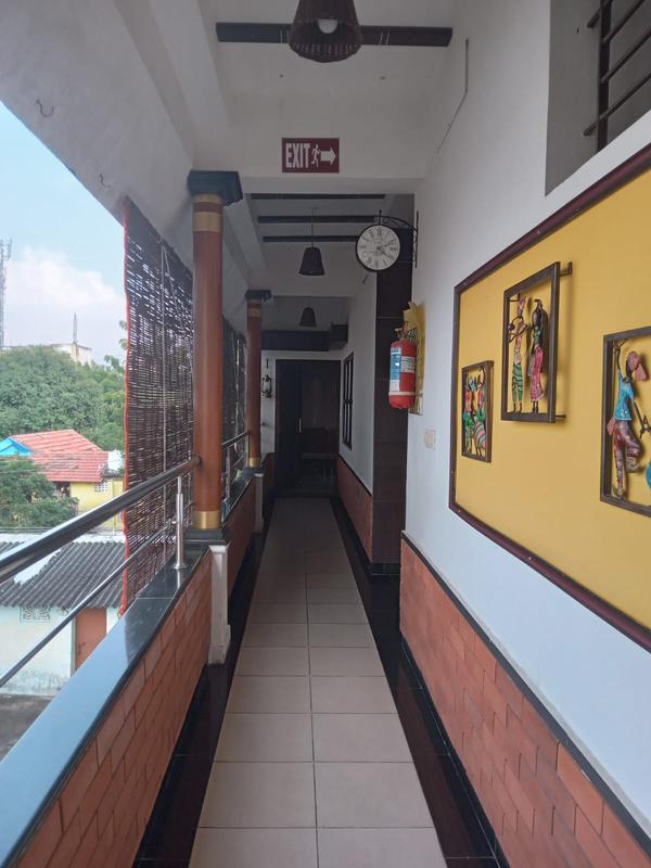 hotel near chatiram bus stand 