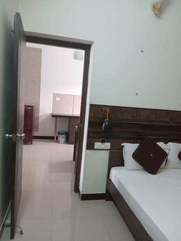 hotel near chatiram bus stand 