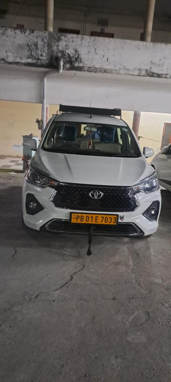 innova taxi booking