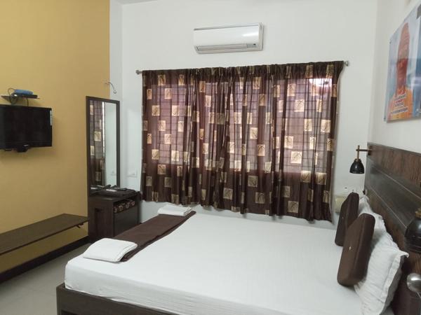 lodge near samayapuram trichy