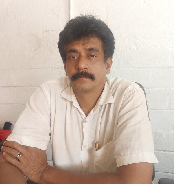 revolving chair manufacturers in Coimbatore. we 