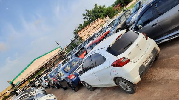 car showrooms and financing op
