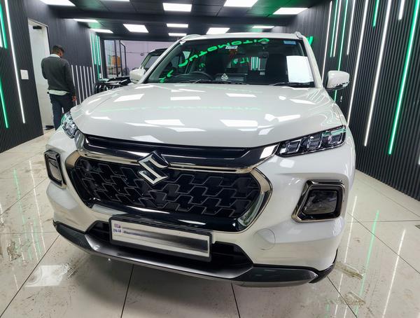 white grand vitara