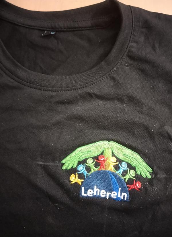 machine embroidery logo design