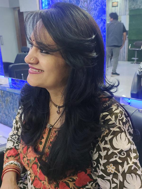 best ladies beauty parlour in Hadapsar. 