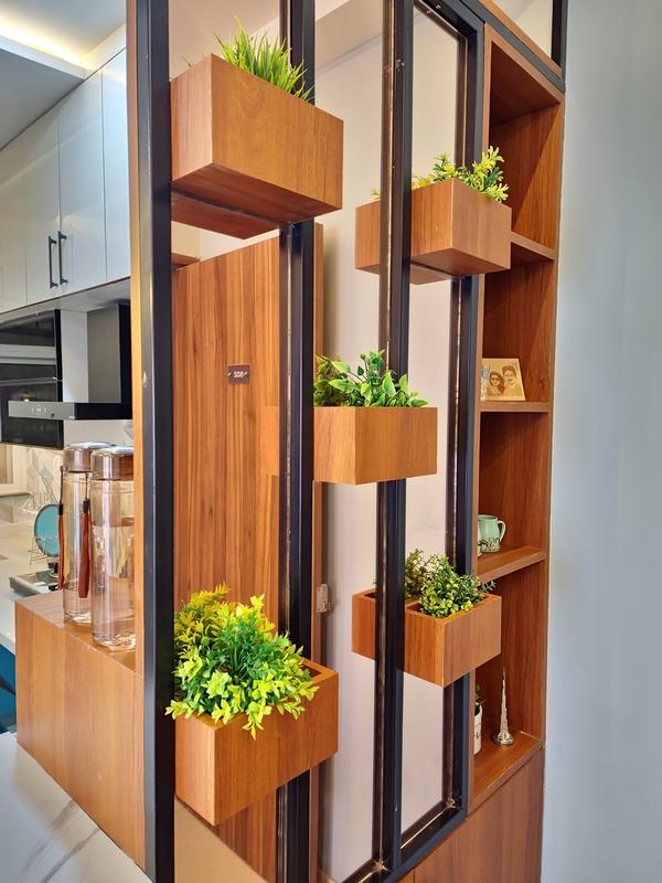 wall paneling with mirror comb