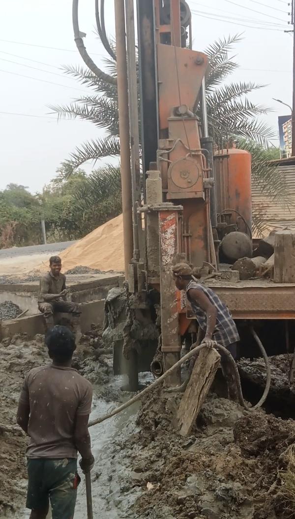 फील्ड मास्टर A G BOREWELL