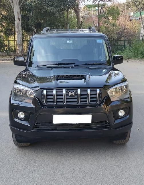 mahindra scorpio s10