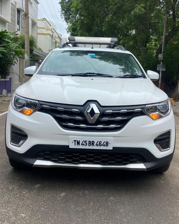 secondhand gadi with low milea