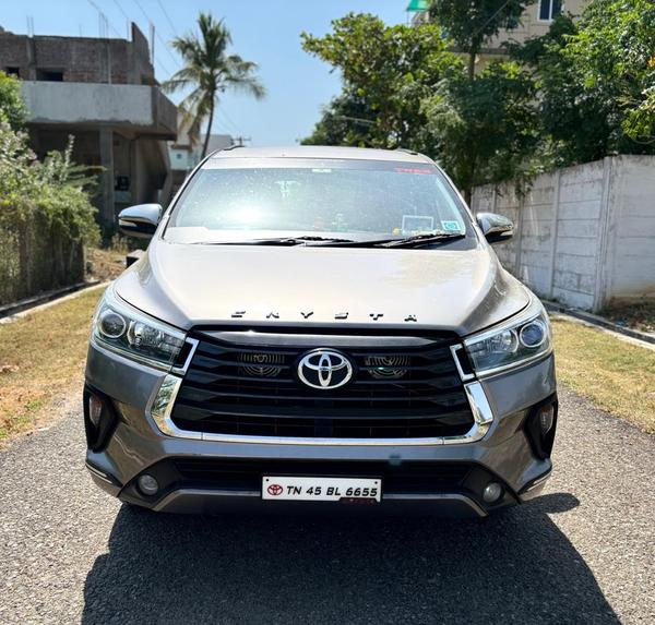 secondhand gadi with low milea