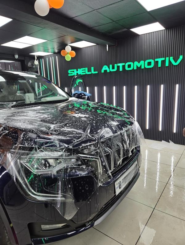 striking suv