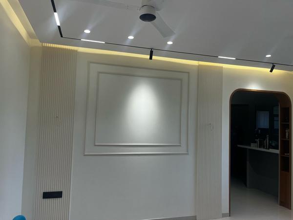 minimal wall design with mirro