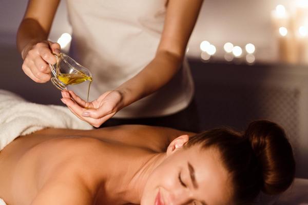 Aroma Massage in Hyderabad – A Relaxing 
