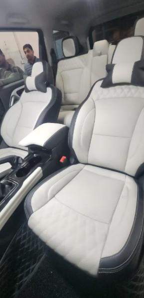 xuv 700s seats