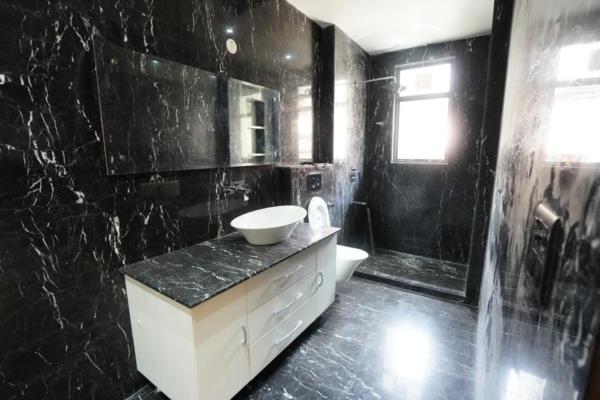 4BHK BUILDER FLOOR AVAILABLE F