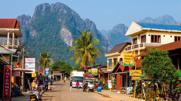 tubing vang vieng