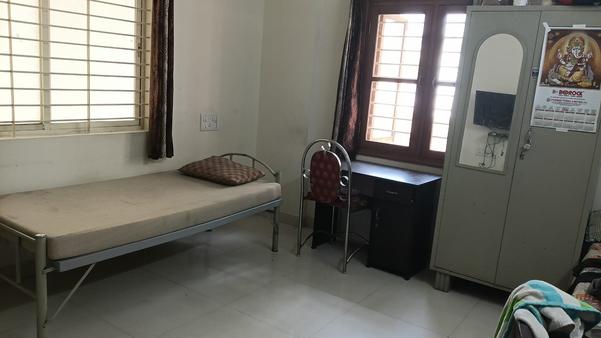 Bed in 2 sharing room currentl