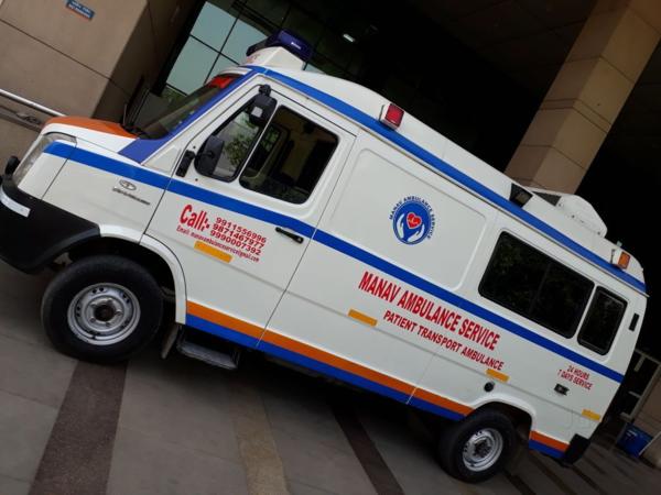 ambulance services in mayur vi