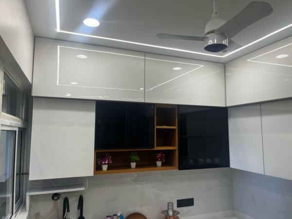 minimal wall design with mirro