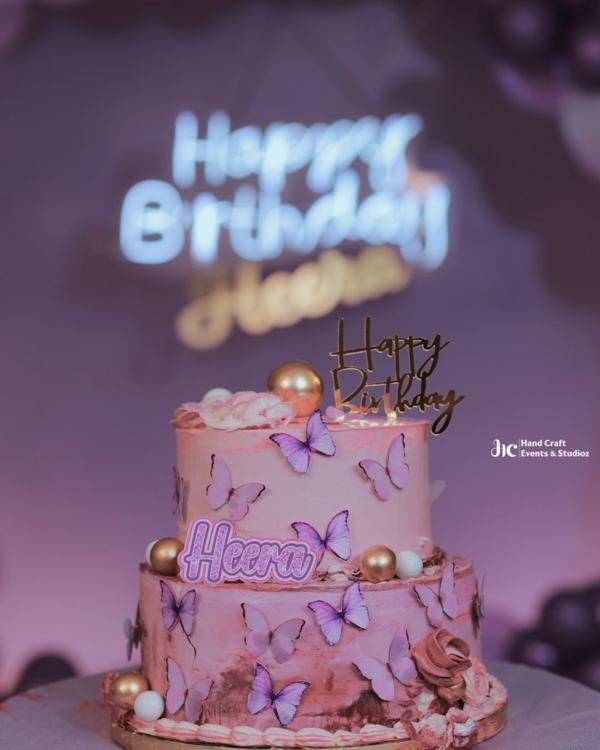 customised cake