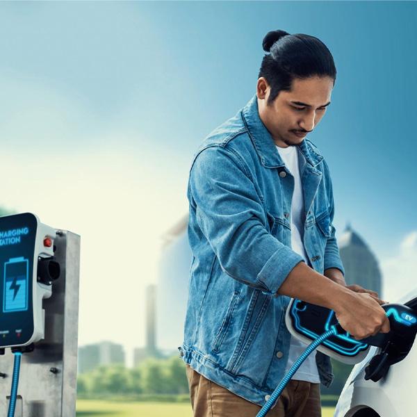 electric vehicle for staff tra