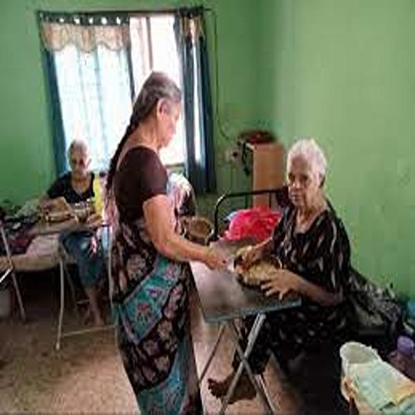old age home with vegetarian m
