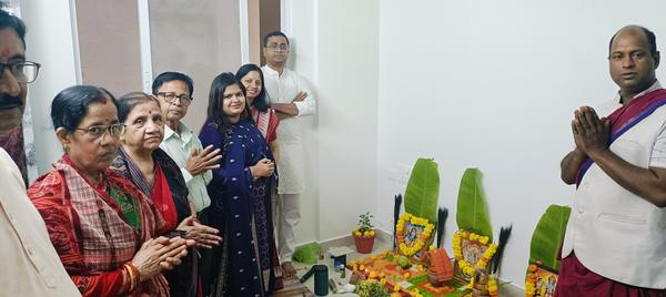 Pandit for House warming puja 