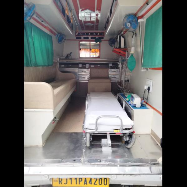 icu and oxygen ambulance delhi