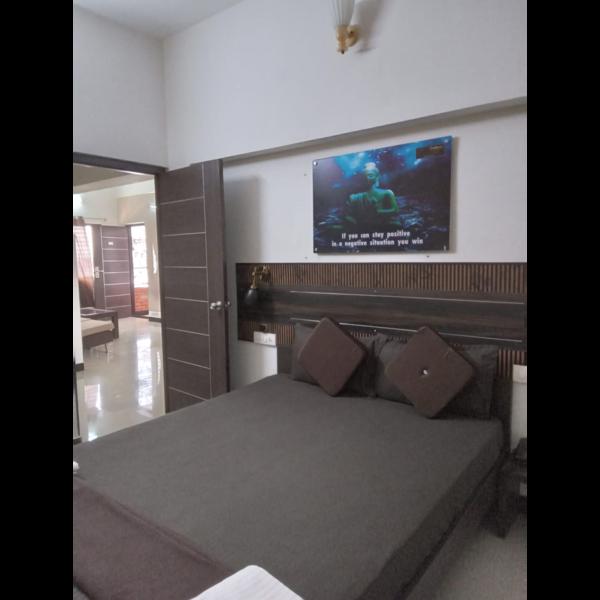 daily rental rooms near sriran
