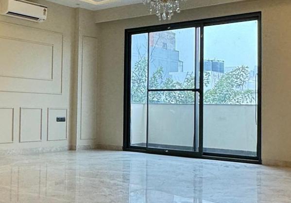 LUXURY BUILDER FLOOR AVAILABLE