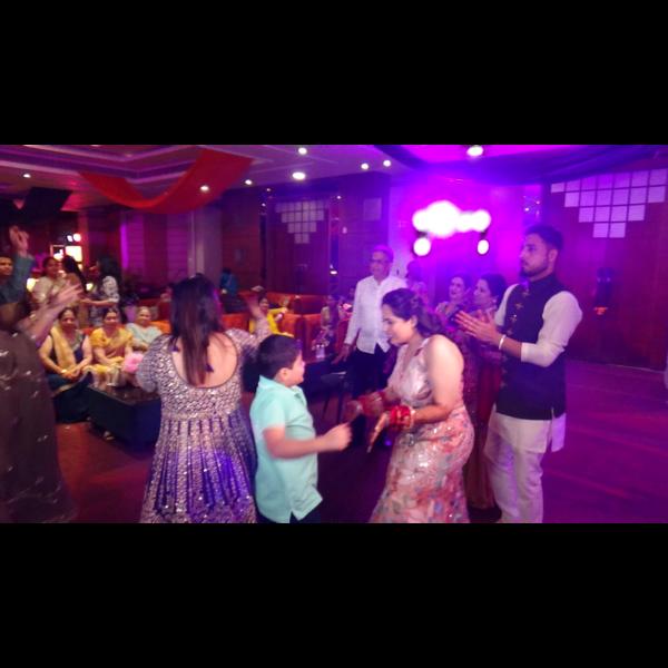 punjabi bollywood live singing