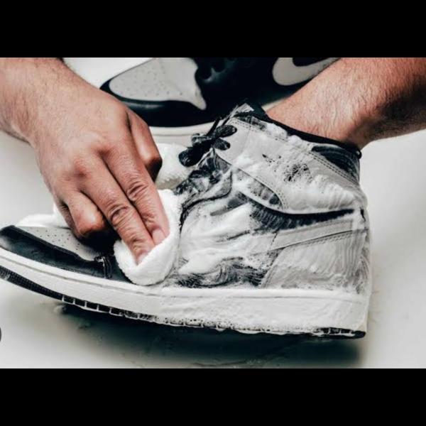 shoe cleaning service