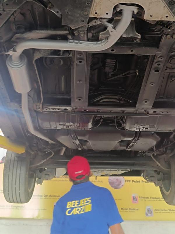 car under chase paint porur