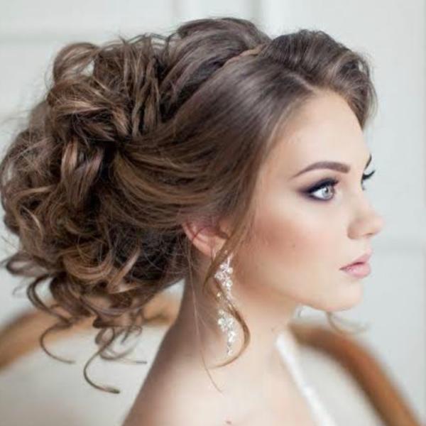 Ladies beauty salon Salon in Marol |
B